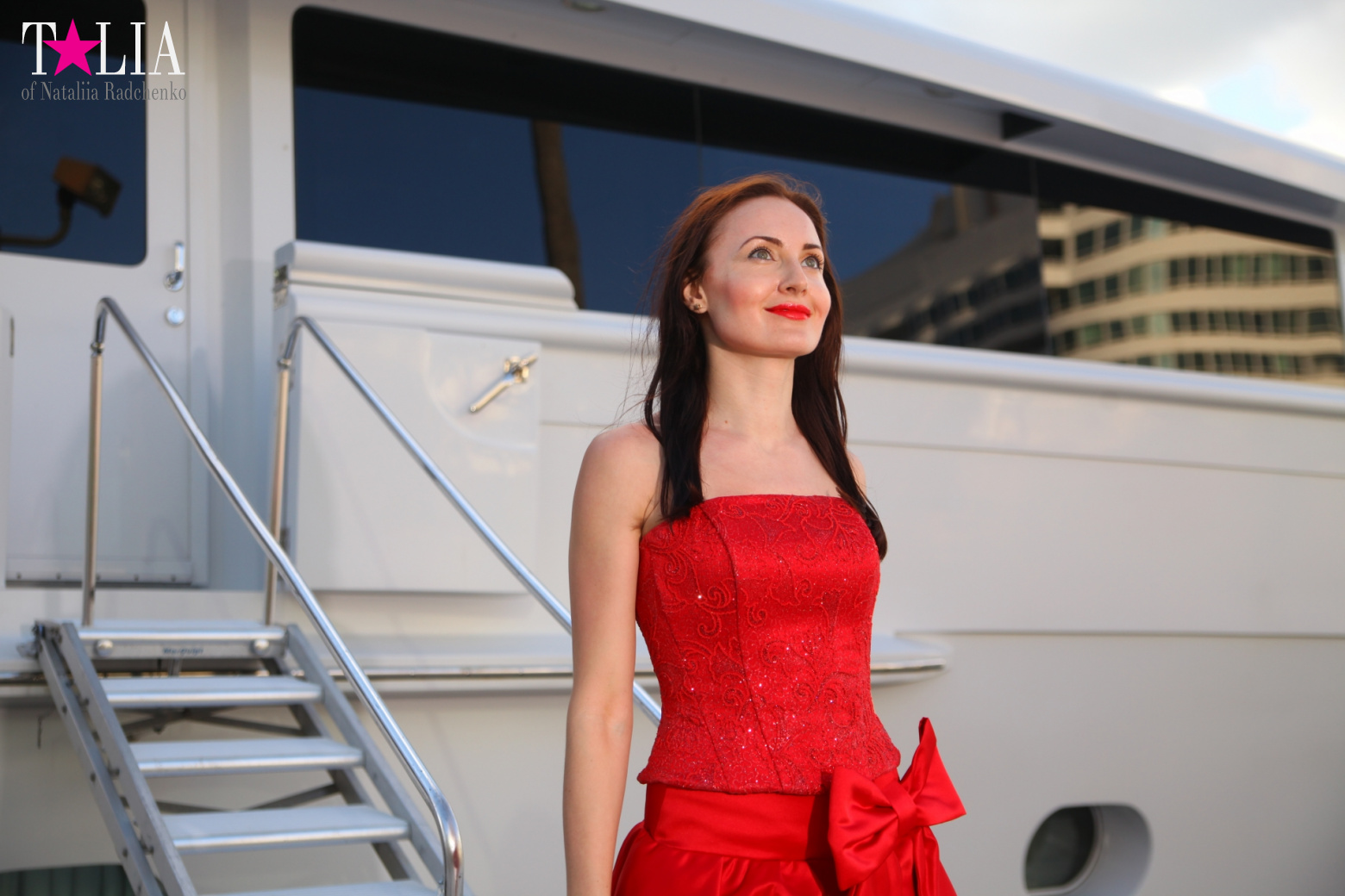 Yachts, Palms, Bay - The promenade of Middle Miami Beach, Collins Avenue